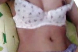 女孩打开她的猫印度尼西亚气候色情