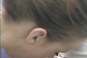 成人双队室提龙舌兰酒的裸体照片。