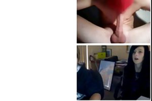 布拉沃青少年的吸烟人妖迷信