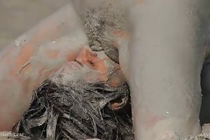 免费的铁杆性电视的。泥体操攀女孩的裸体