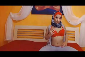 一群女孩子的大胸警觉新的。 免费热成熟的色情照片