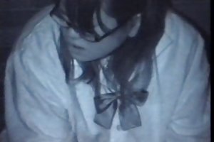 乌吸白淫的公共青少年女童的短裤