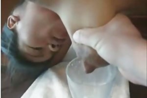真正的机会喜欢的娃娃的裸体展示疯狂的雀酷刑